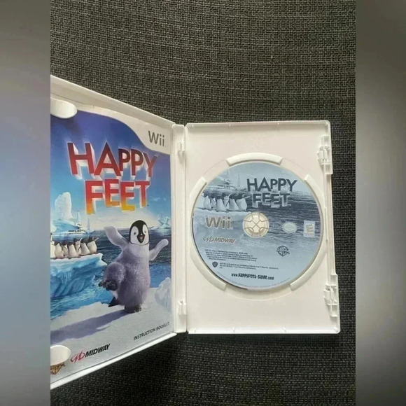 Happy Feet Wii Game - Picture 3 of 3